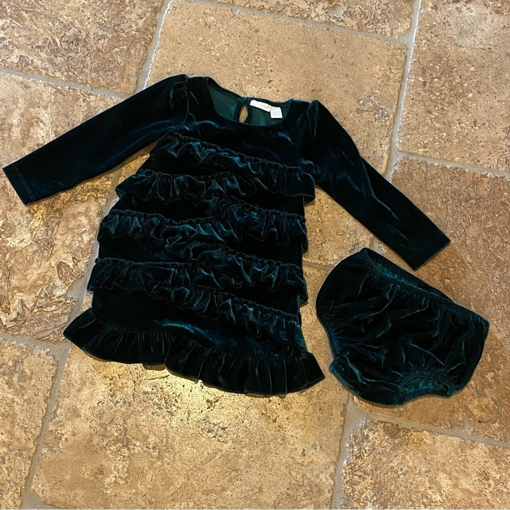 CAMILLA Girls Baby 2-Piece Green Velvet Ruffled Dress Size 24M